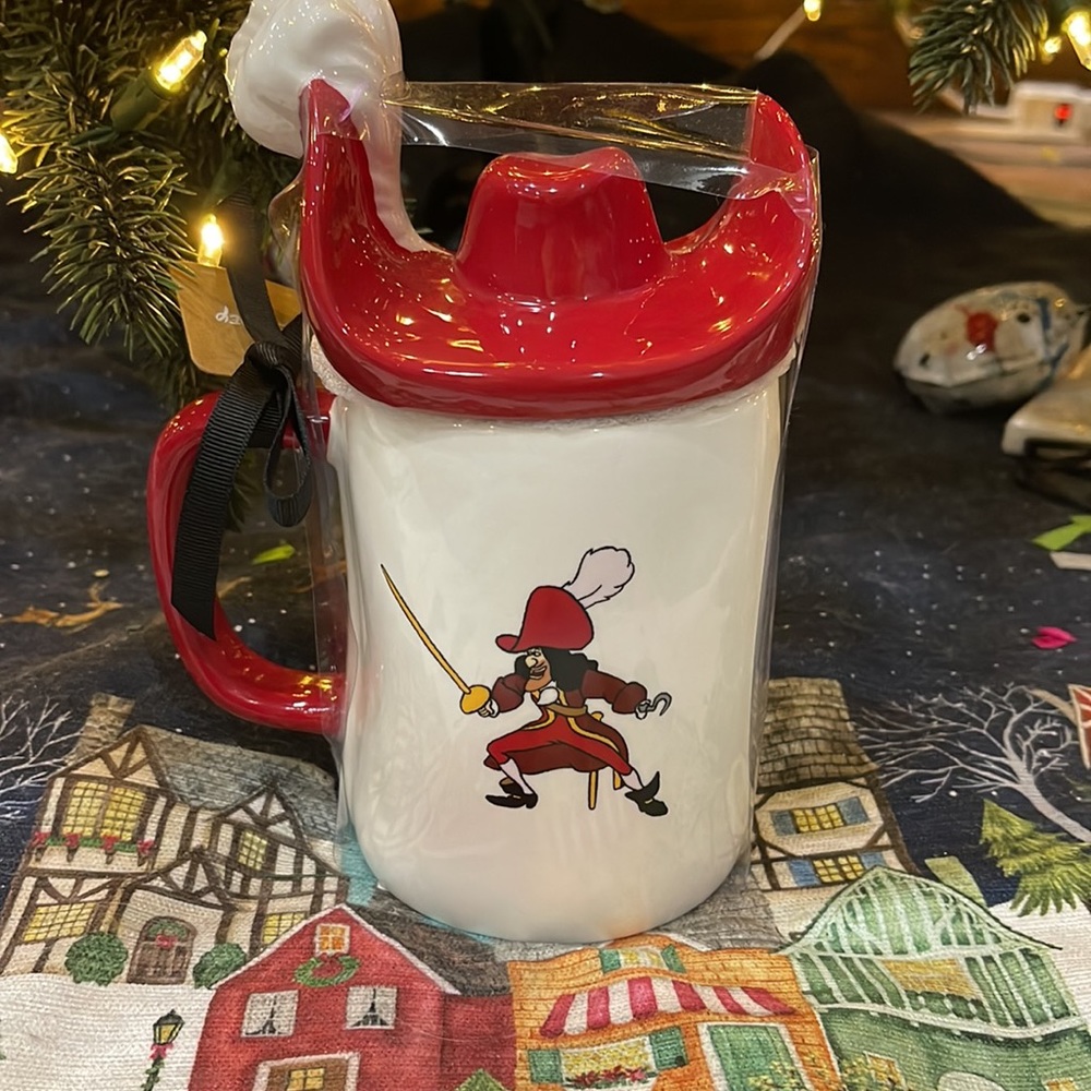 NWT Rae Dunn Disney Collection “CAPTAIN HOOK” Mug with Hat Topper
